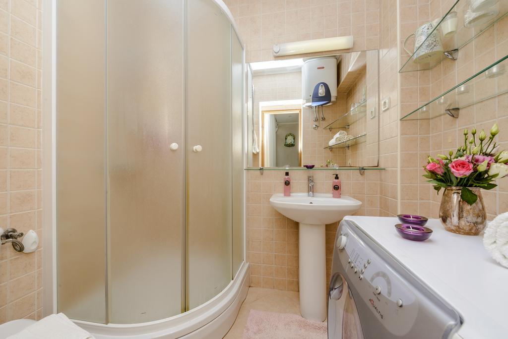 Superior Stunning Apartment Gravosa With A Free Parking Dubrovnik Eksteriør billede