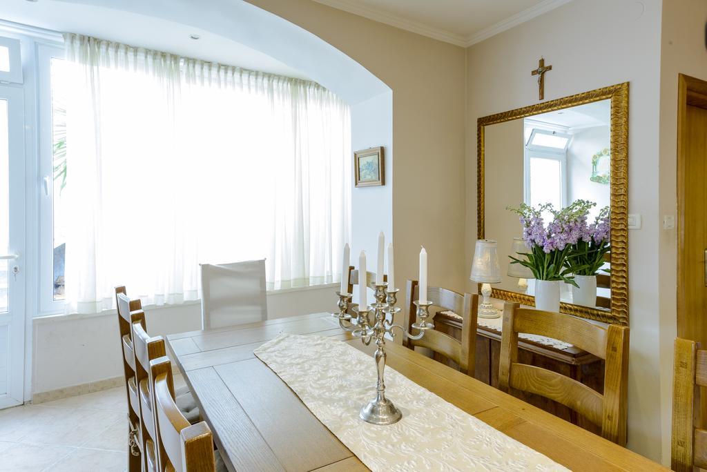 Superior Stunning Apartment Gravosa With A Free Parking Dubrovnik Eksteriør billede