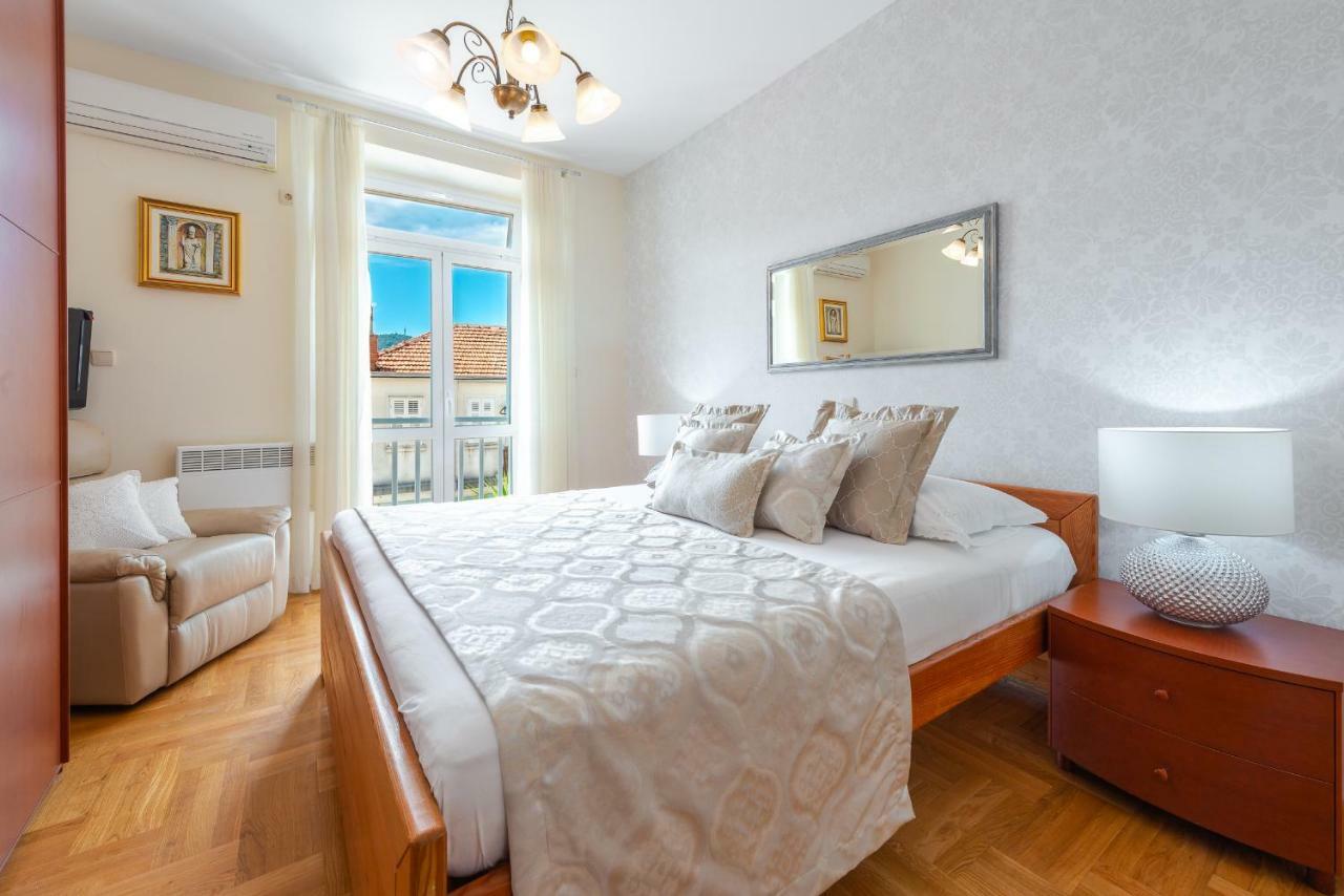 Superior Stunning Apartment Gravosa With A Free Parking Dubrovnik Eksteriør billede