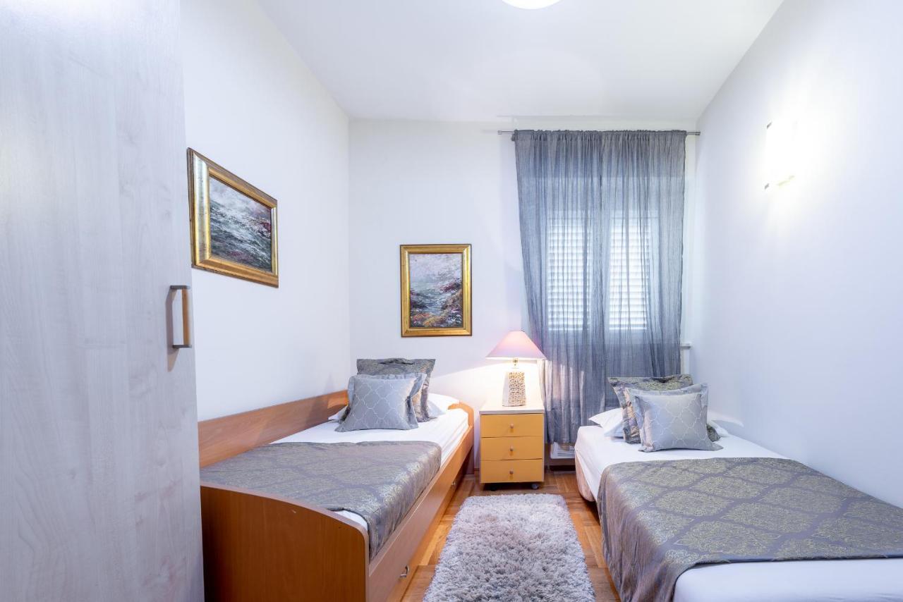 Superior Stunning Apartment Gravosa With A Free Parking Dubrovnik Eksteriør billede