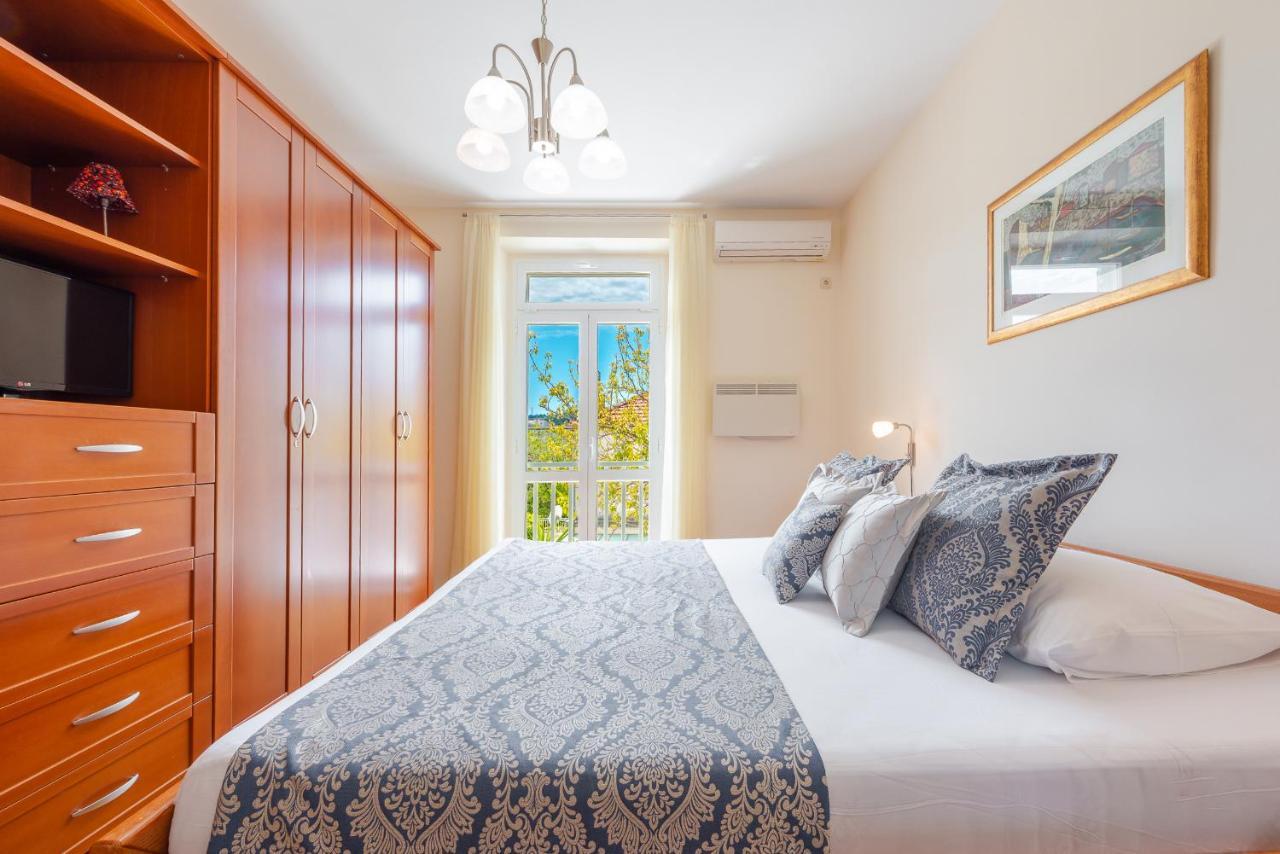 Superior Stunning Apartment Gravosa With A Free Parking Dubrovnik Eksteriør billede