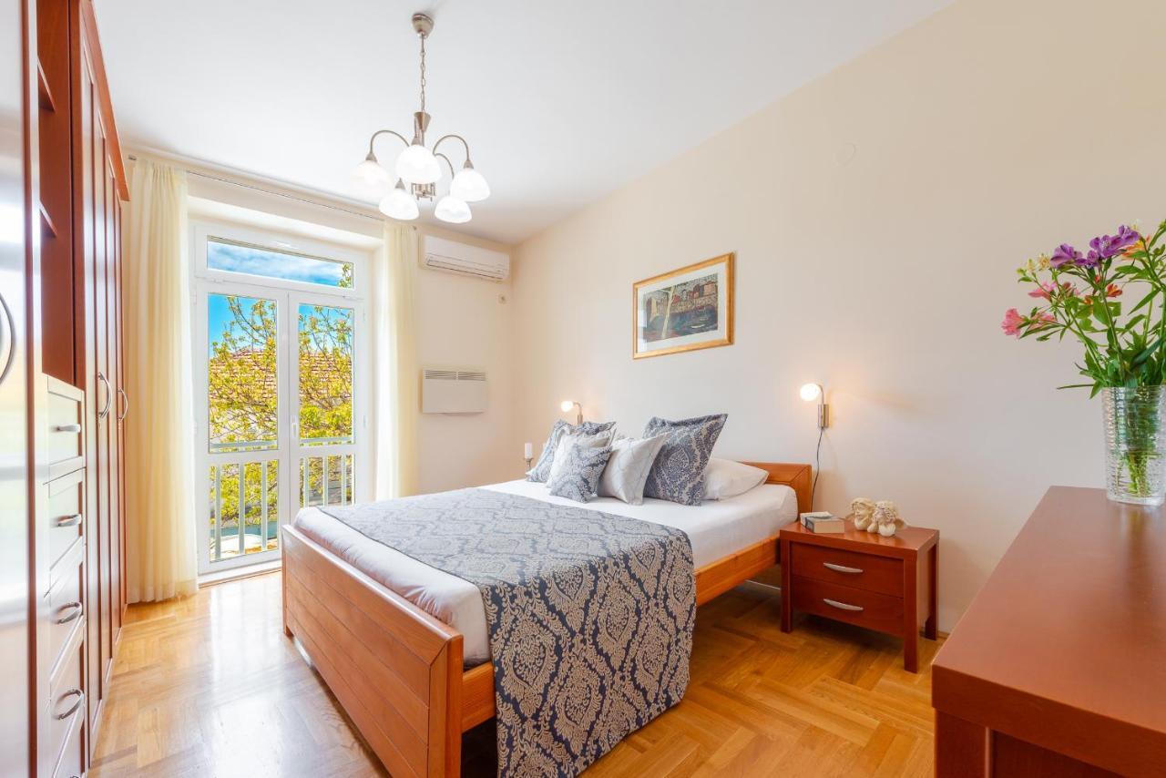 Superior Stunning Apartment Gravosa With A Free Parking Dubrovnik Eksteriør billede